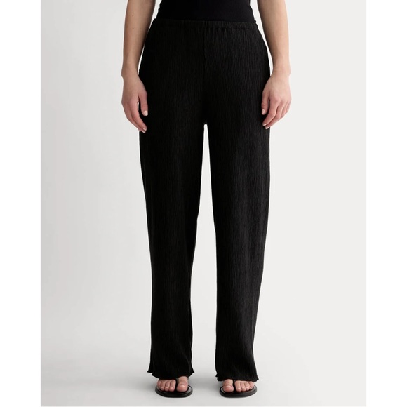 Everlane Women's Crinkle Pant in Black - Picture 1 of 5